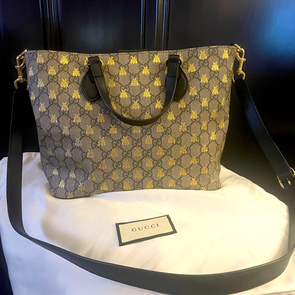 Gucci GG Supreme (soft)Bees Monogram crossbody satchel tote.(sold out in stores)